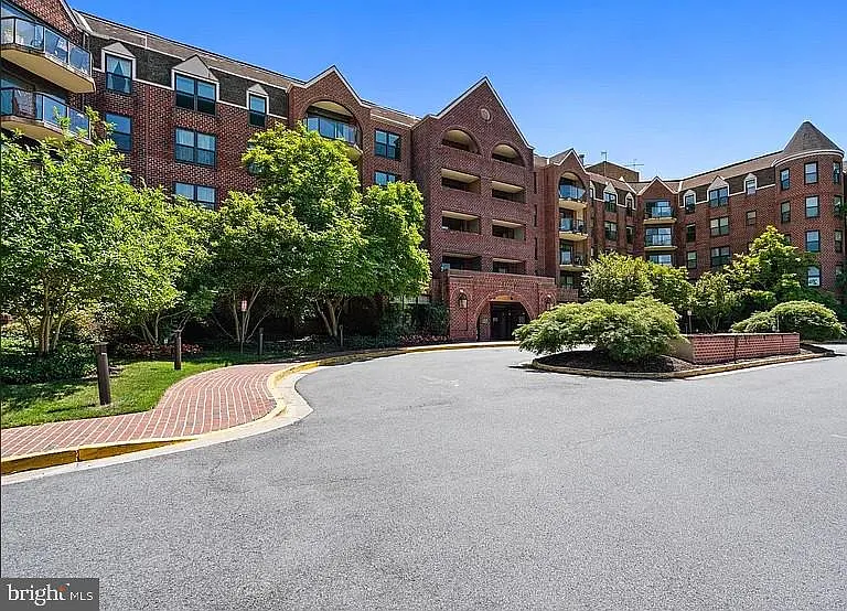 2100 Langston Blvd #215 — Photo 1
