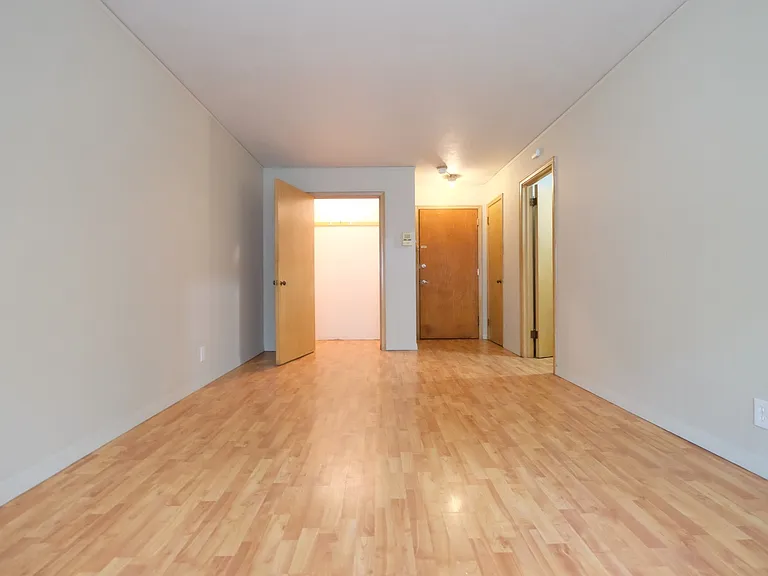 Step into modern comfort at Central Lakes of Uptown. This spacious, light-filled apartment features elegant flooring and convenient amenities, perfect for your lifestyle. Don't miss your chanceschedule a tour today!