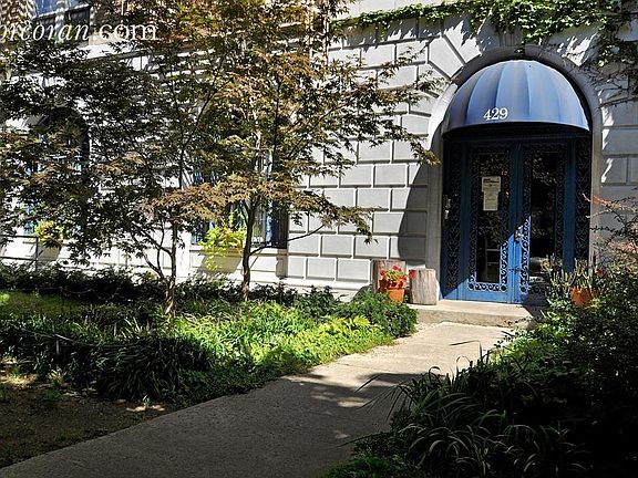 4th image of 429 12th St