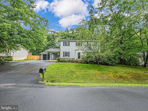 2nd image of 13520 Gordon Dr