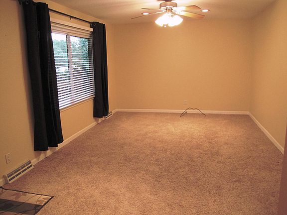 Living Room with Ceiling Fan