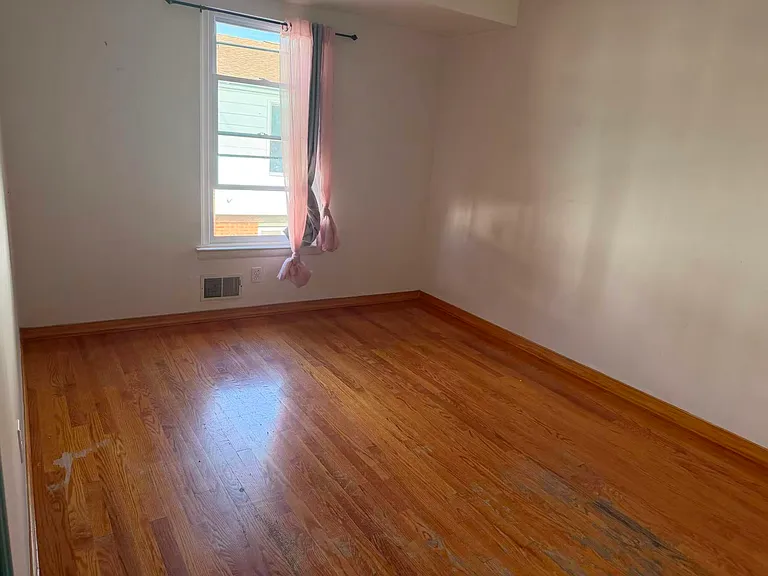 2519 S Hancock St — Photo 4