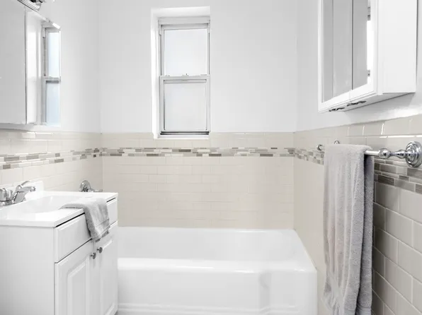 915 East 17th Street image 9 of 10