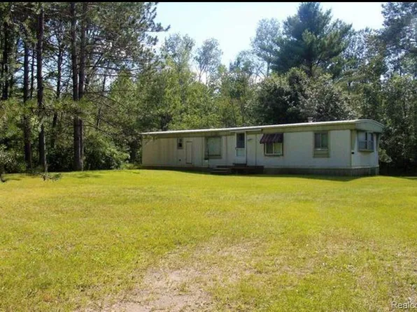 5679 Bensch Rd, Alger, MI 48610