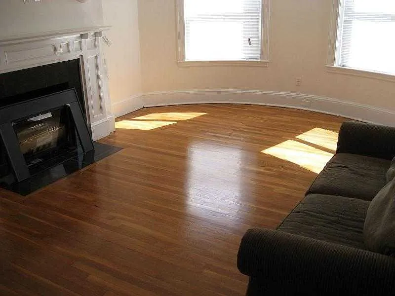 4 bed, $5,000 — Photo 2