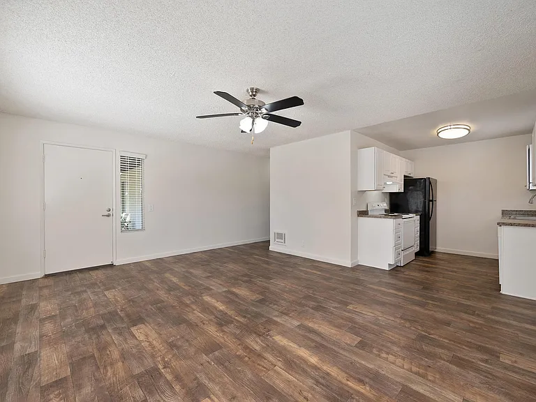 Elan Tamarack Shores — Photo 18