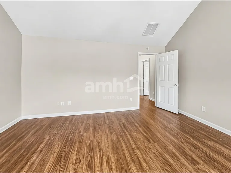 312 Othello Dr — Photo 12