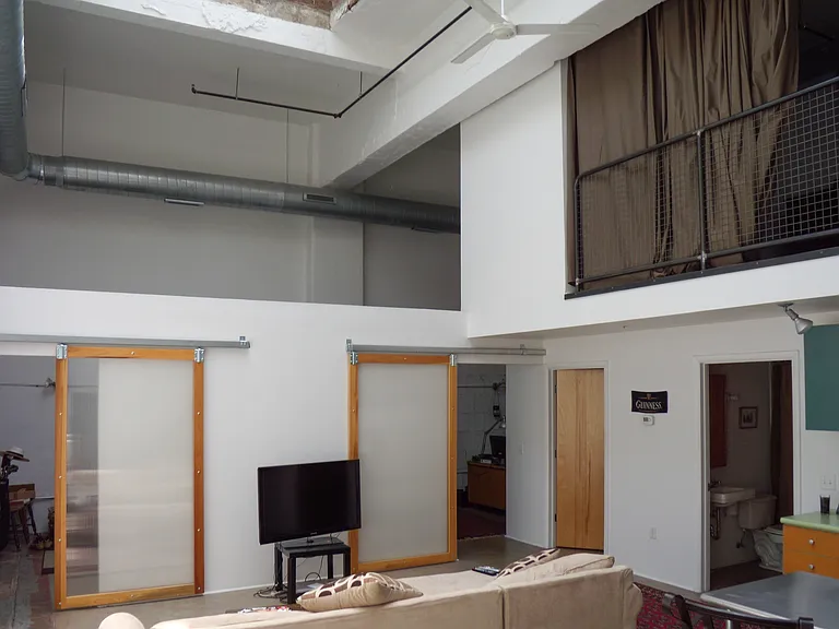 410 N Craig St #C — Photo 5