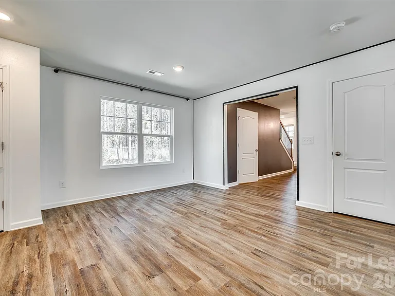 1131 Ava Trail Ln — Photo 7