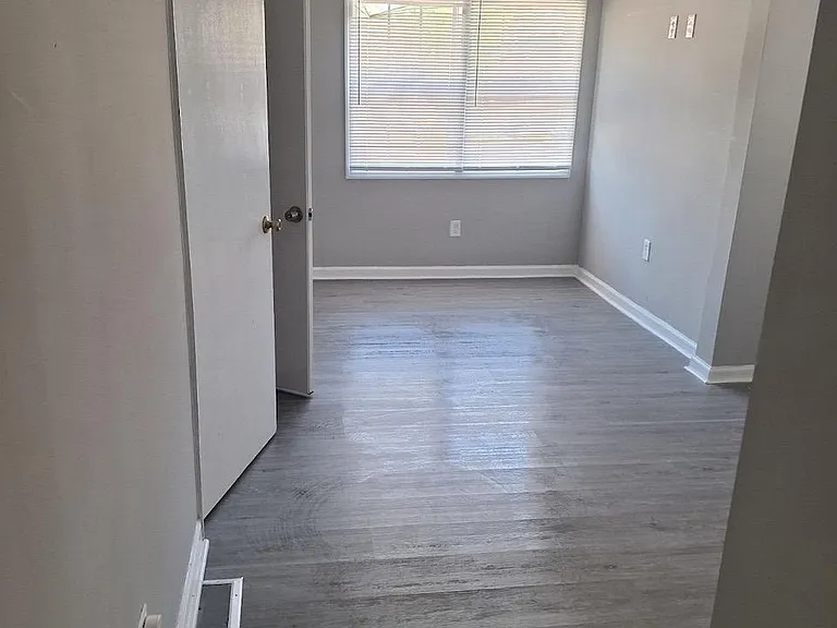 176 Clarendon St — Photo 26
