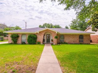 2601 Monterrey St, Arlington, TX 76015