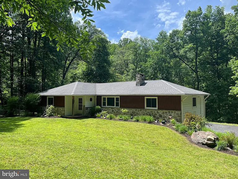 1663 Sawmill Rd — Photo 1