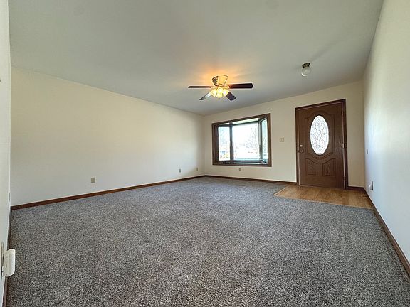 3rd image of 567 Independence Dr