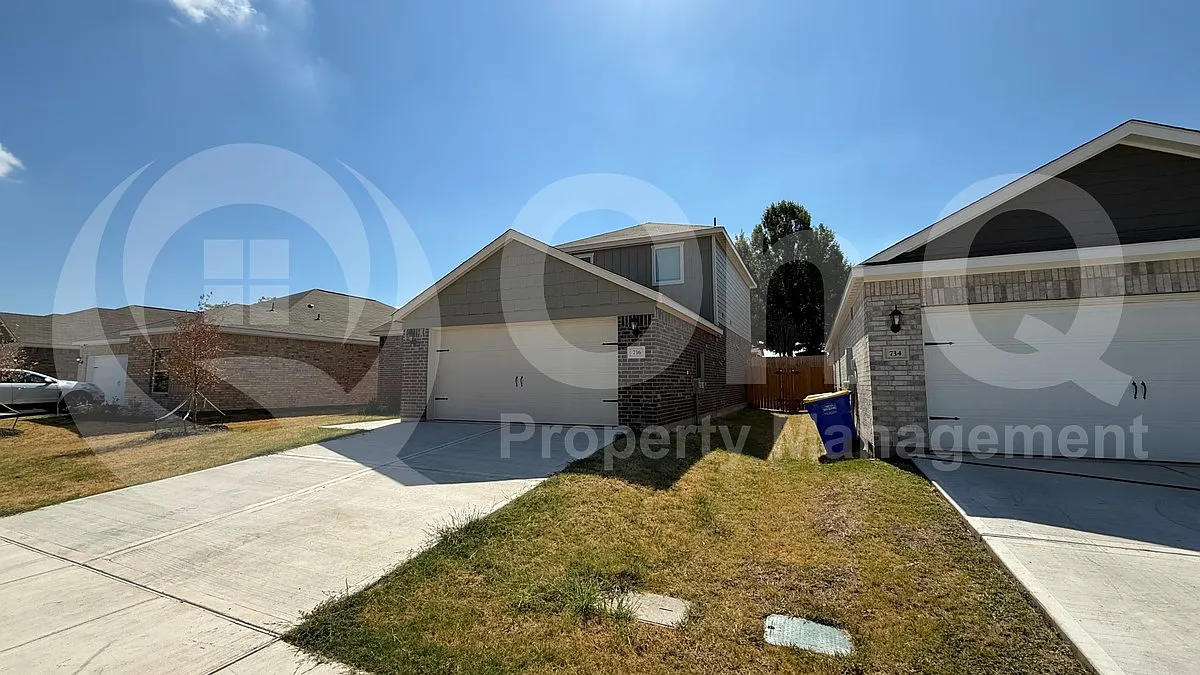 4 bed, 2.5 bath, 2173 sqft, $2,500 — Photo 3