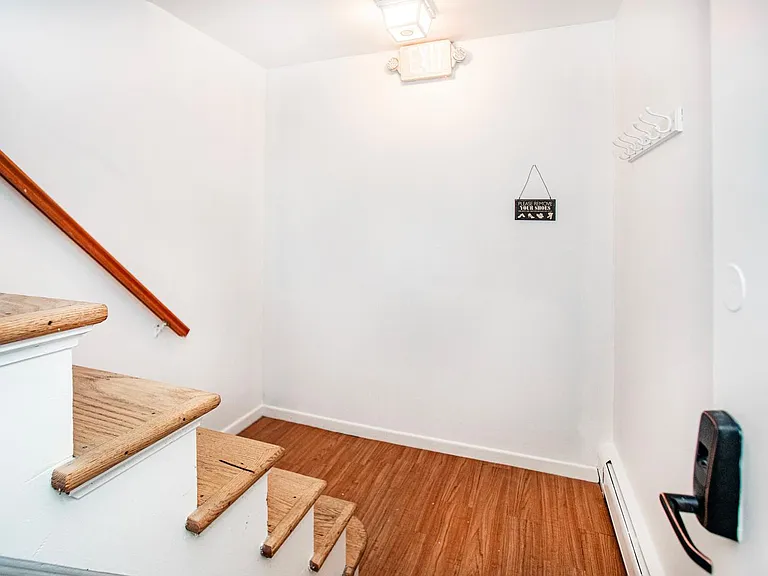 391 Manila Ave #2 — Photo 21