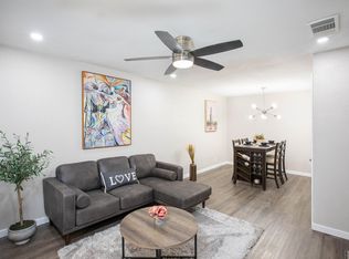 680 N Ashurst Ct #I-202, Palm Springs, CA 92262