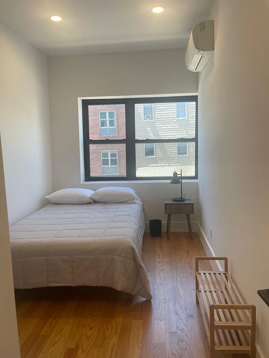 Building Photo - 398 Manhattan Ave #2L