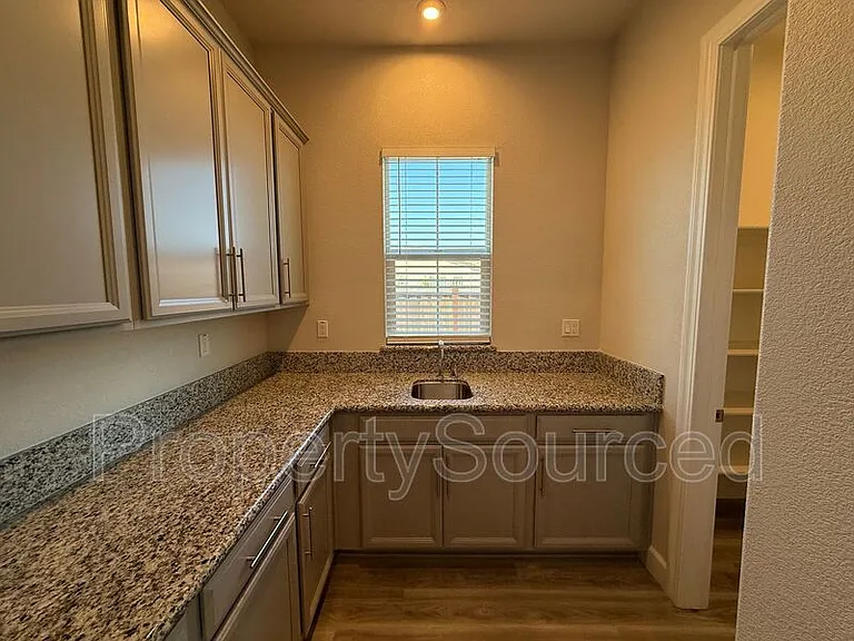 614 Madrone St — Photo 16