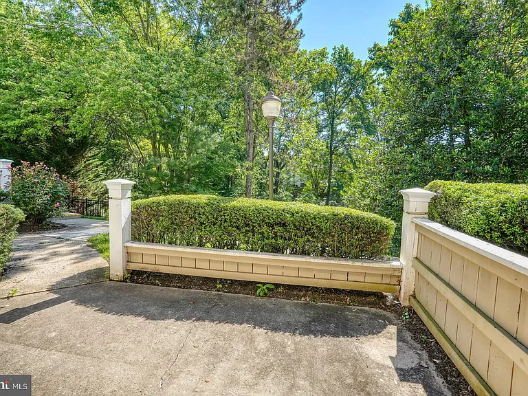 5800 Inman Park Cir #360 — Photo 4
