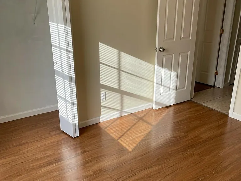 1410 W Holden Ave — Photo 6
