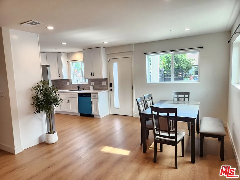 4 bed, 3.0 bath, 1775 sqft, $4,600 — Photo 4