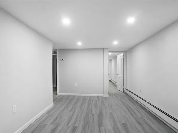 455 East 40th Street image 13 of 24