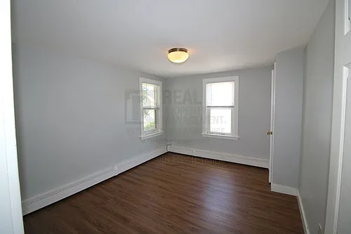 11 Maple St #B Photo 1 11 Maple St #B Photo 1