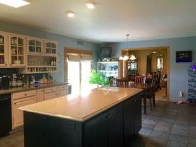 5th image of 2327 Saint Clair Cir