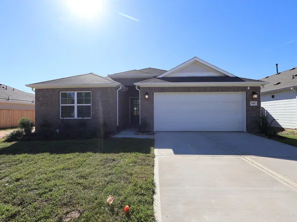 946 Garden Path Dr, Willis, TX 77378