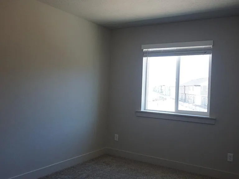 2632 E 600 N — Photo 5