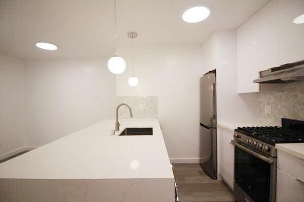 1st image of 1085 S Van Ness Ave #8