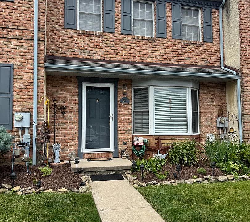 1st image of 57 Winchester Ct
