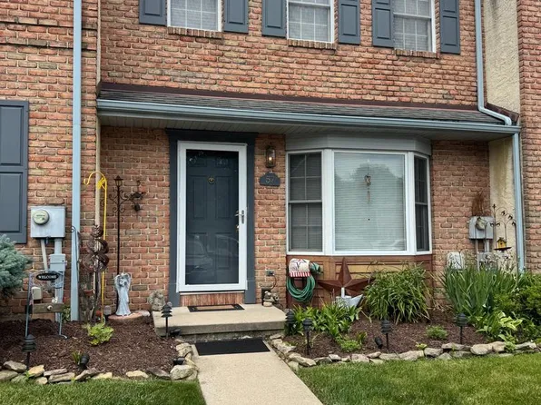 57 Winchester Ct, Reading, PA 19606