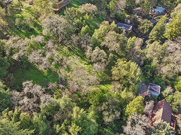 3rd image of 145 Foxwood Rd