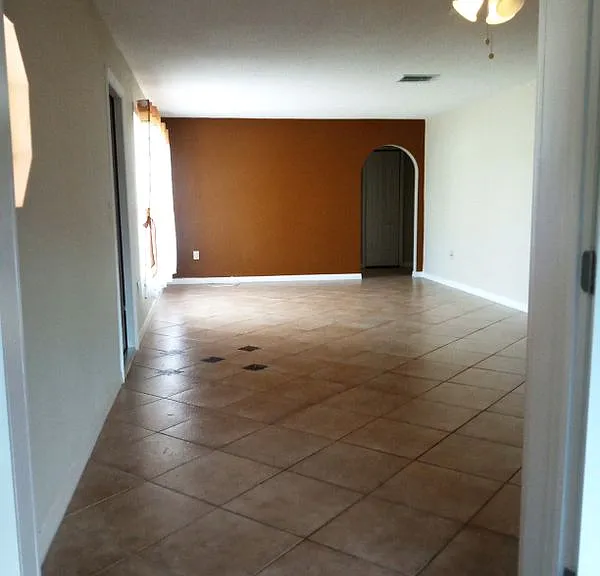 1439 Glick Dr — Photo 5