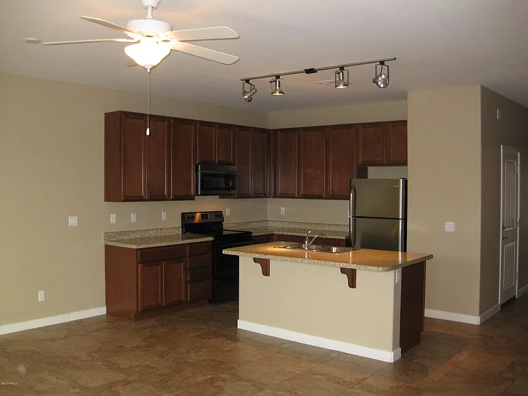 1147 E Cedar St — Photo 3