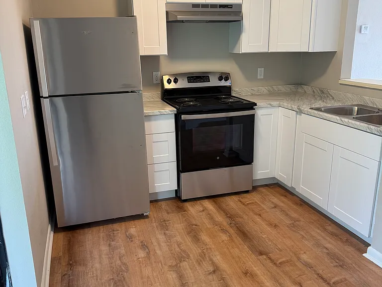 4917 SE 42nd St — Photo 3