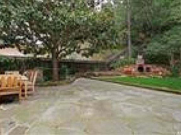 5th image of 223 Fairway Dr