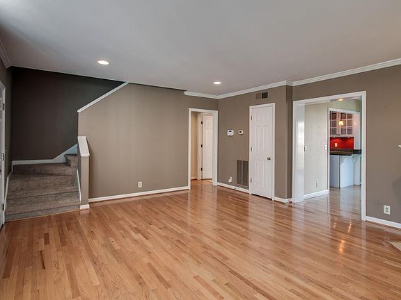 5th image of 106 Saint Charles Pl