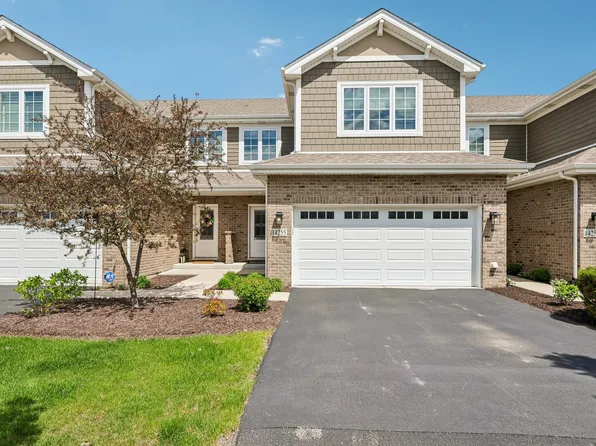 14255 Lacey Dr, Lemont, IL 60439