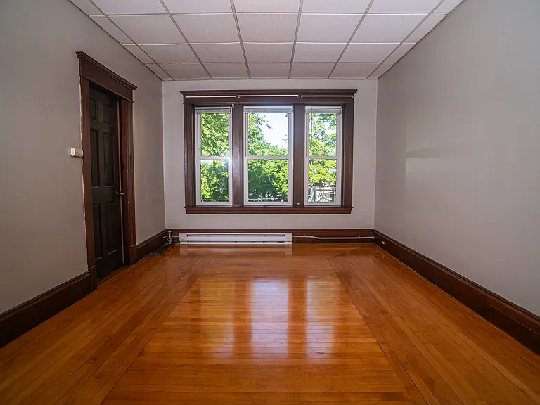 243-245 Sargeant St #2R — Photo 7