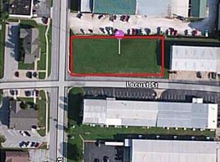 555 N 13th St, Rogers, AR 72756