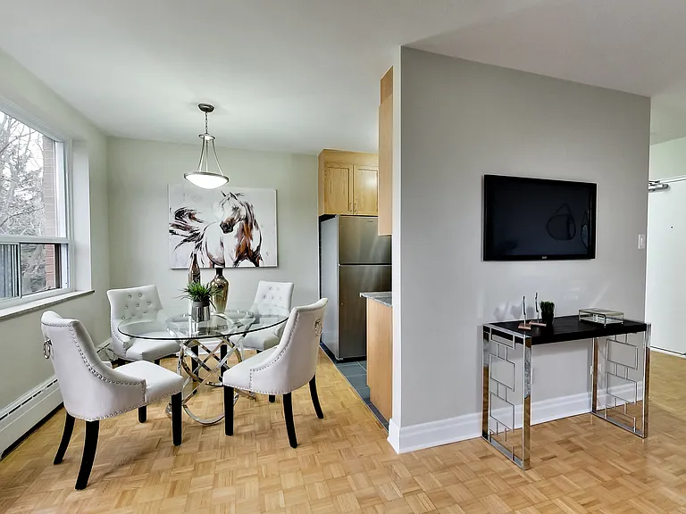 42 Glen Elm Ave #206 — Photo 19