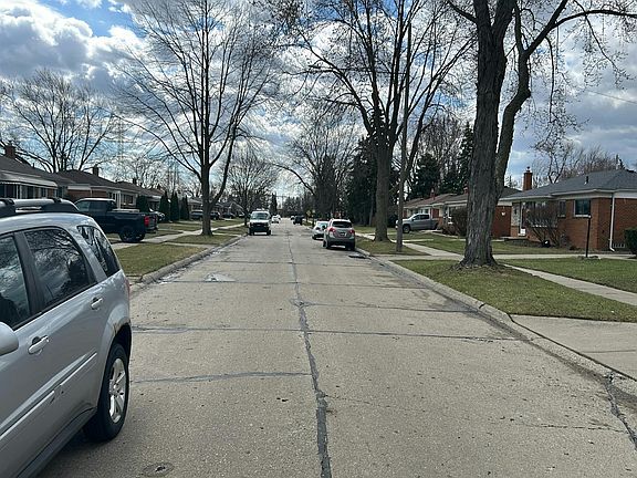 4th image of 25318 Palomino Ave