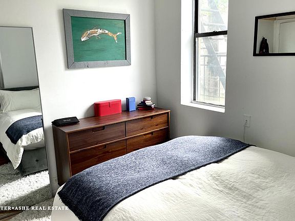 5th image of 164 E 107th St #2W