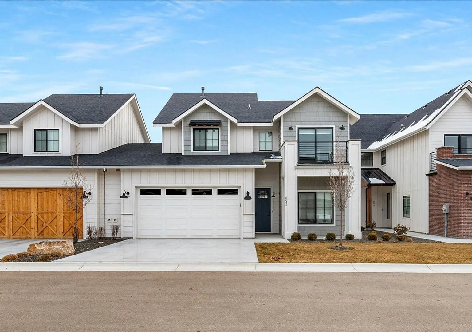 3 Bedroom 2.5 Bathroom Townhouse in SpurWing — Photo 1