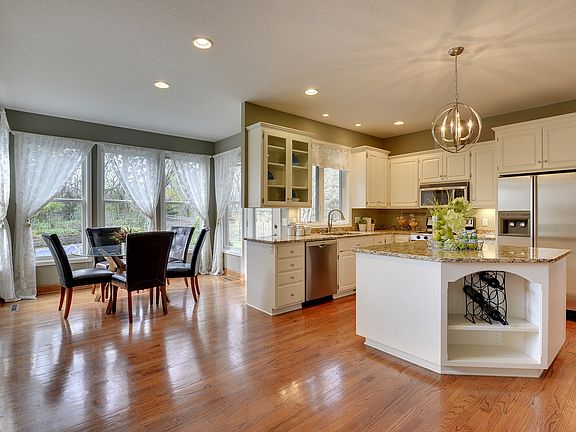 5th image of 2448 Hidden Lake Dr