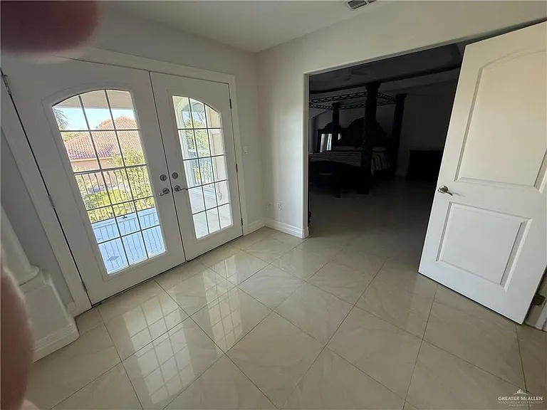 4004 El Jardin — Photo 4