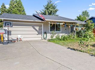 513 S 2nd St, Talent, OR 97540