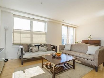 4th image of 325 Boylston St Unit 206